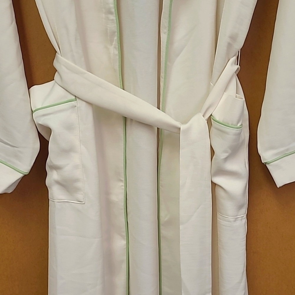 Fabletics Size XXS Egret/Wasabi Ecosatin Robe - Picture 6 of 10